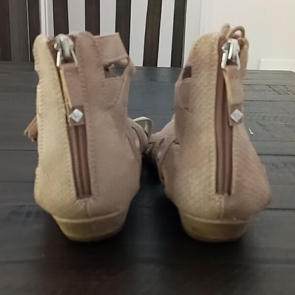 Sam and Libby tie up sandals - Picture 4 of 8